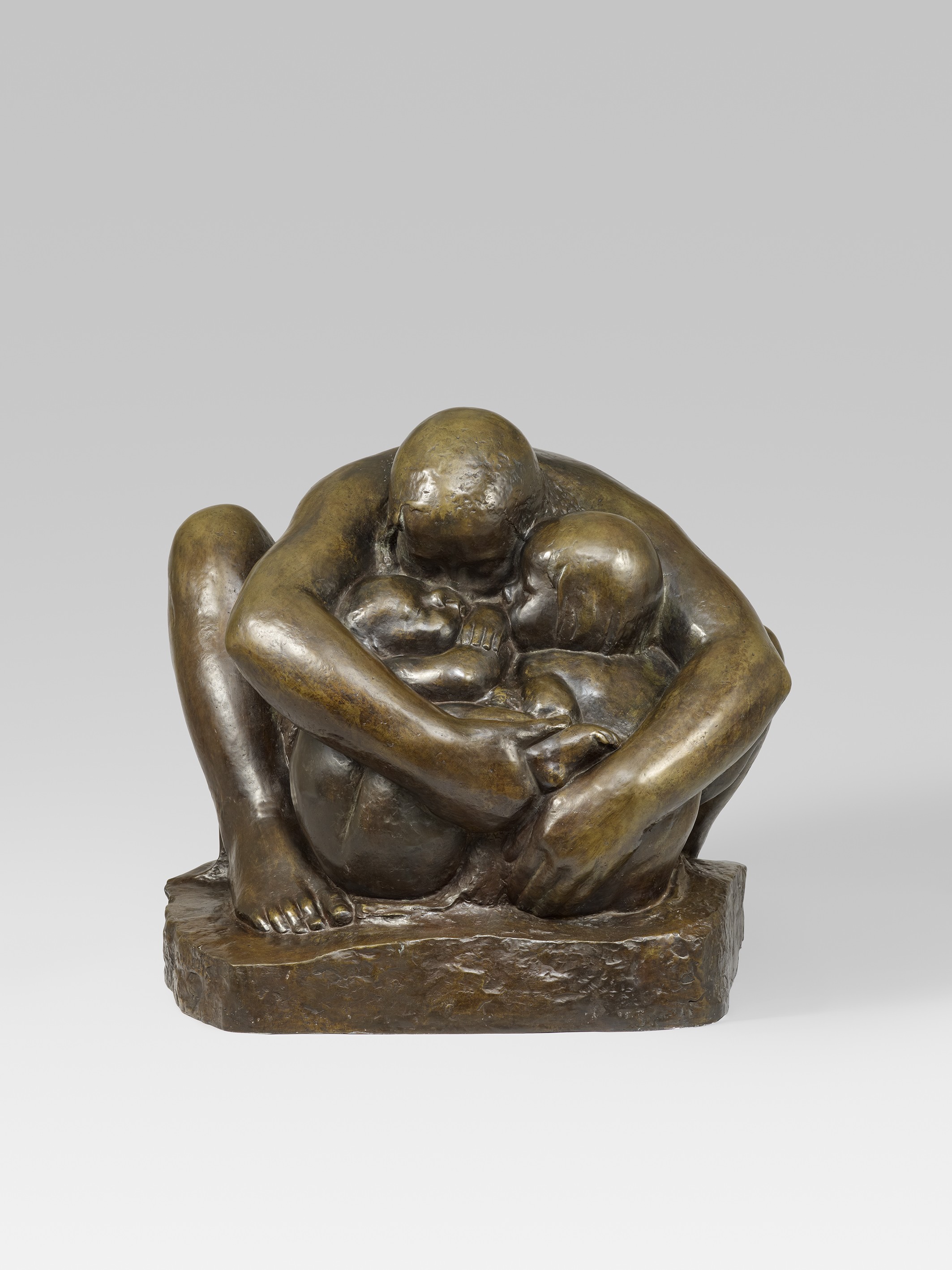 Käthe Kollwitz, Mother with two Children, model 1932–36, cast 1984, bronze, 760 × 850 × 800mm, Seeler 29 I.B.6., Kollwitz Museum Köln, Inv. Nr. 70100/85001 © Kollwitz Museum Köln, ph. Goldberg/Fuis. 