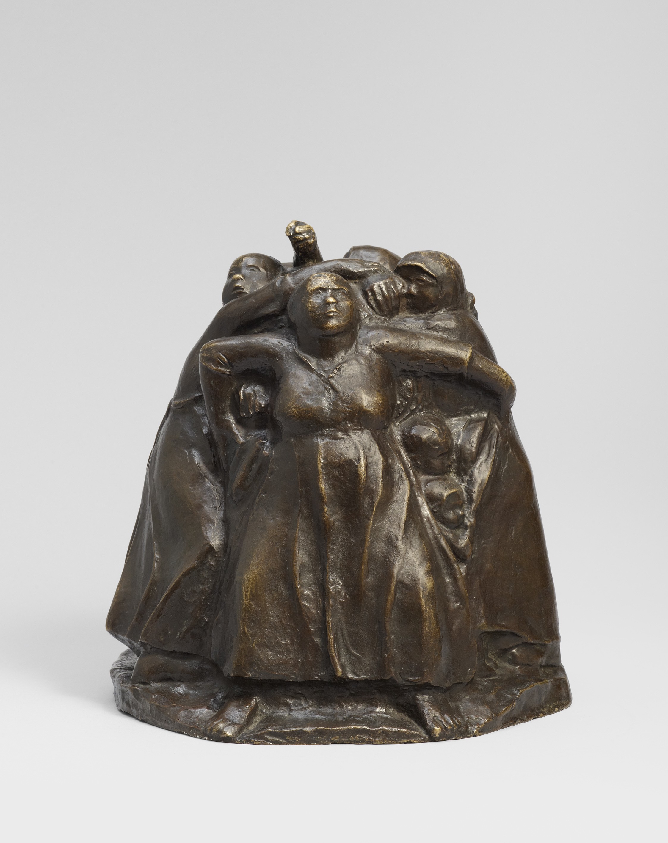 Käthe Kollwitz, Tower of Mothers, model 1937/38, cast probably 1946, bronze, 281,5 × 275 × 287 mm, Seeler 35 II.B.1., Kollwitz Museum Köln, Inv. Nr. 70100/86008 © Kollwitz Museum Köln, ph. Goldberg/Fuis.  