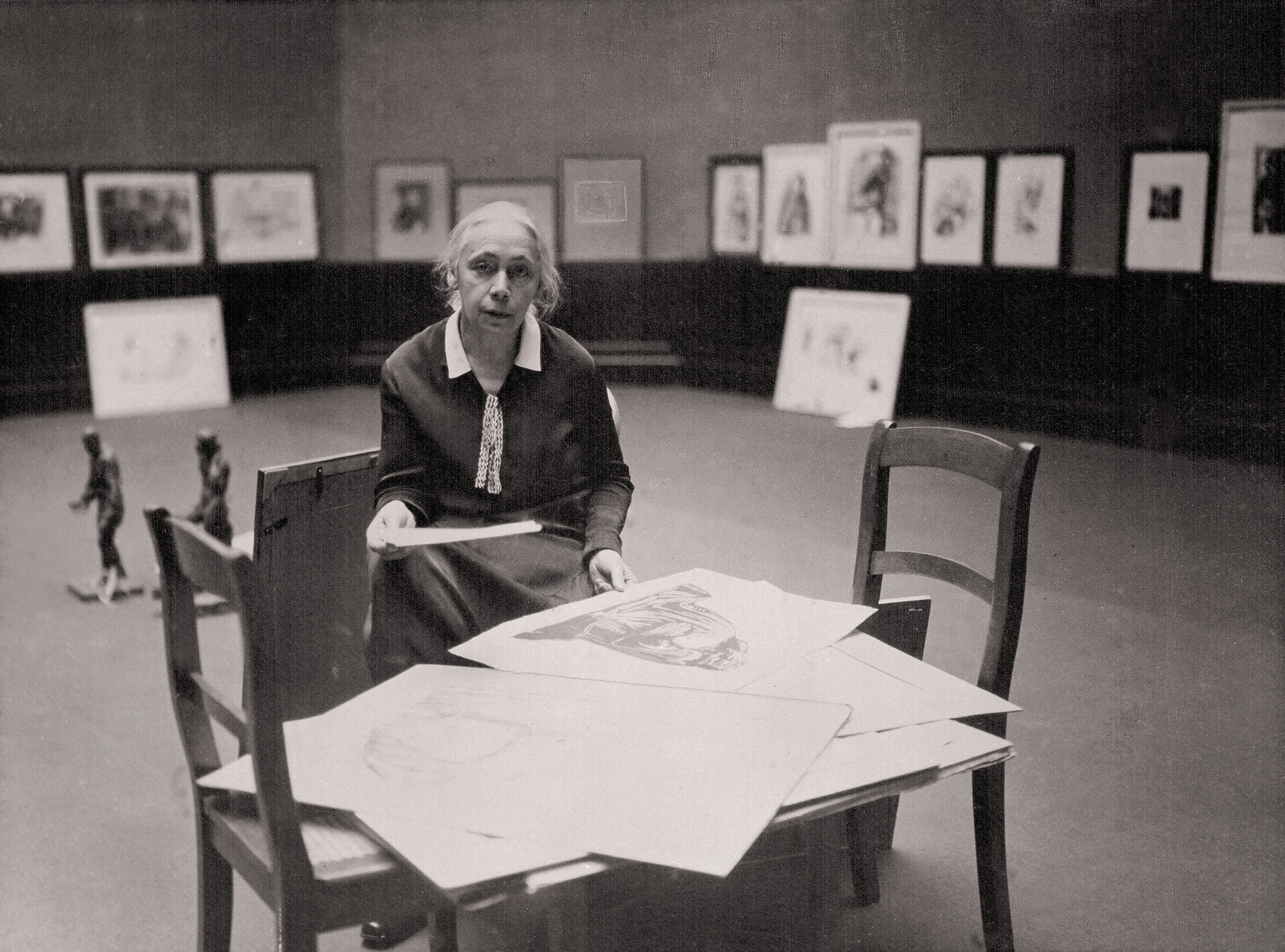 Käthe Kollwitz at the Prussian Academy of Arts, Berlin 1927, ph. unknown, repro print, Kollwitz estate, Kollwitz Museum Köln, Archive, Inv. No. F 01.e-01.