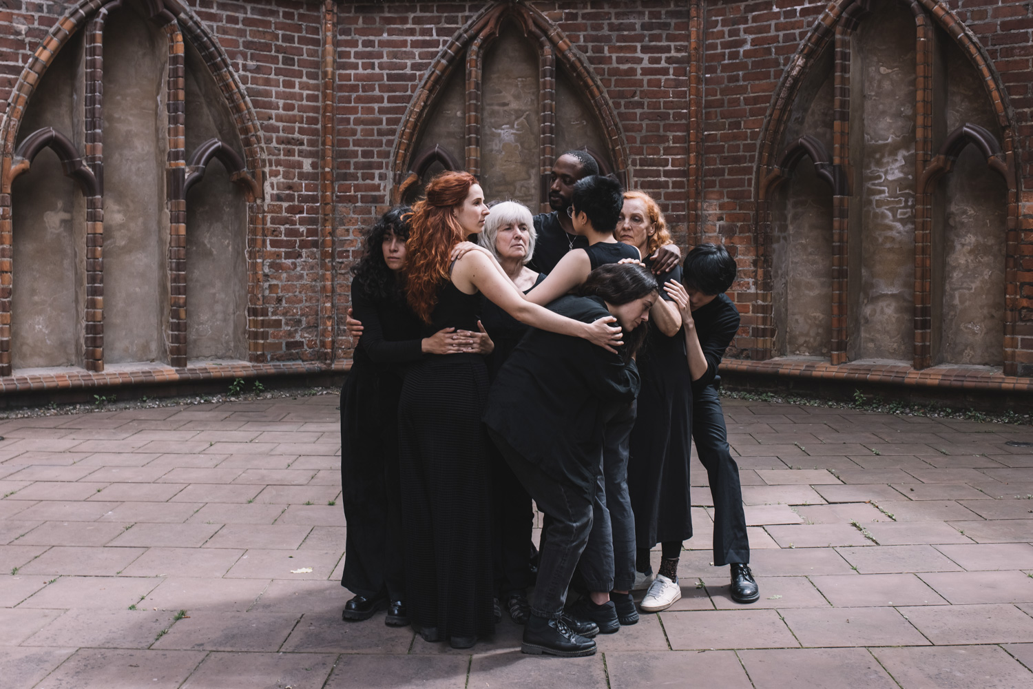 Isaac Chong Wai, Die Mütter (2022) © Victoria Tomaschko, ifa-Institut für Auslandsbeziehungen. Courtesy of Blindspot Gallery and Zilberman.