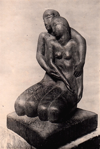 Louise Stomps, Das Paar I, 1937, Eiche, H 45 cm, Berlinische Galerie © Nachlass Louise Stomps