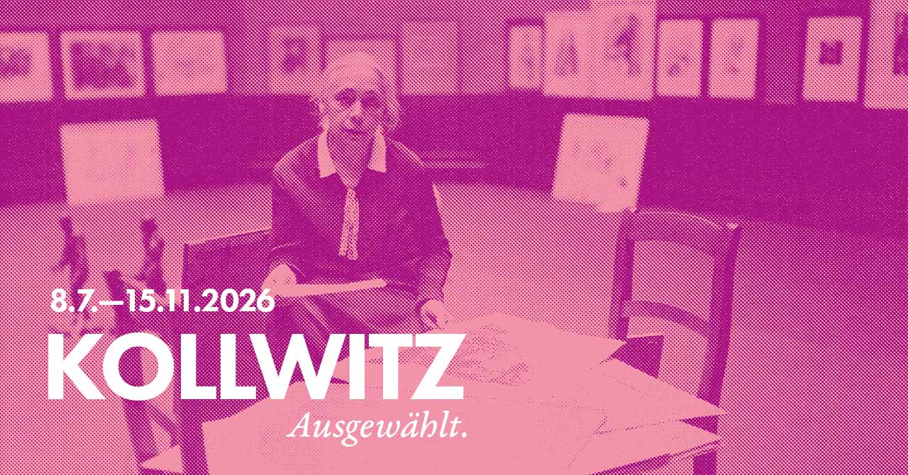 KOLLWITZ. Ausgewählt,&nbsp;7.7. — 15.11.2026, Motiv: Käthe Kollwitz in der Preußischen Akademie der Künste, Berlin 1927, Fotograf unbek., Reproabzug, Nachlass Kollwitz,&nbsp; Kollwitz Museum Köln, Archiv, Inv. Nr. F 01.e-01 © Kollwitz Museum Köln, Gestaltung: Julius Terlinden