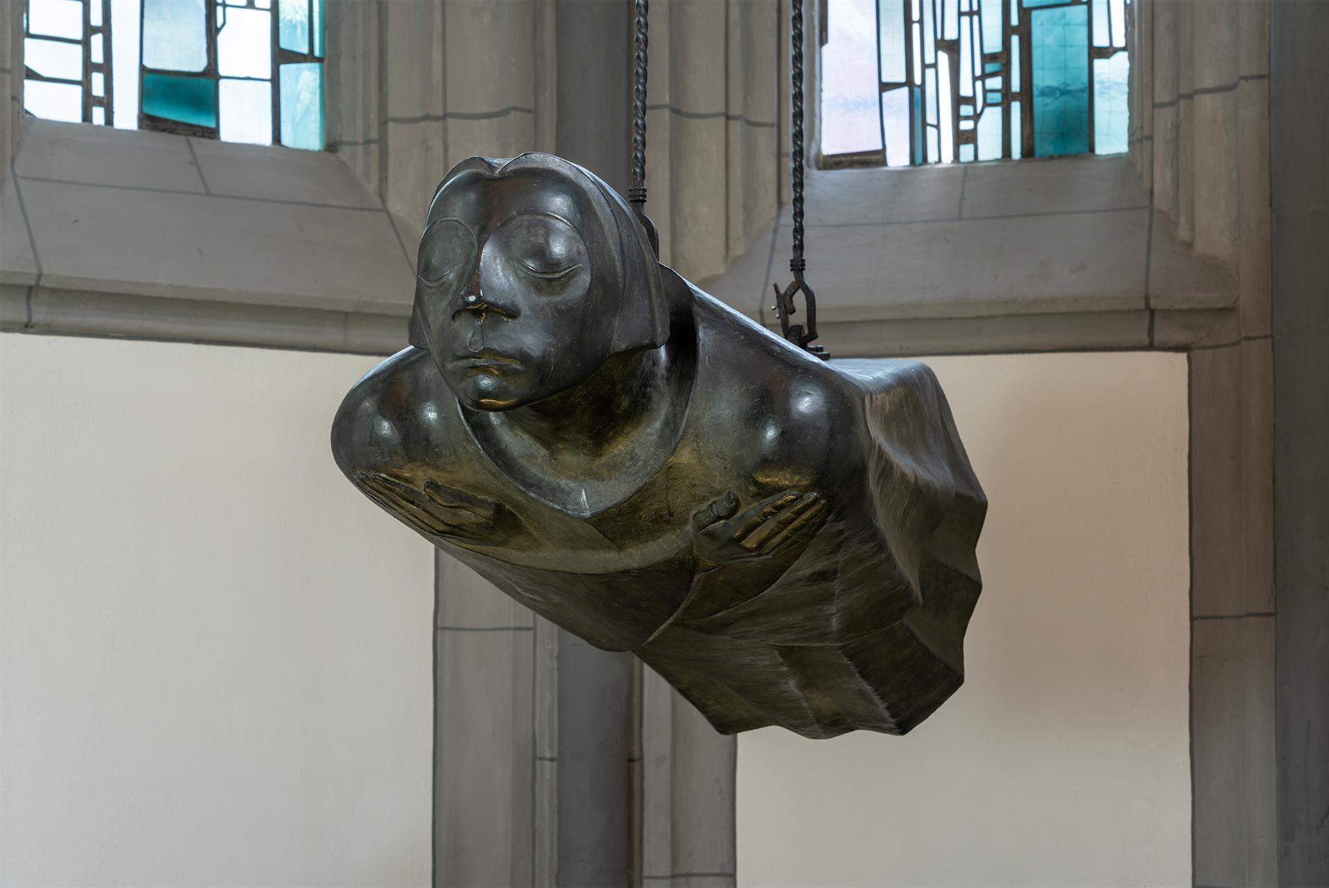 Ernst Barlach, Der Schwebende, 1926/27, Bronze, 71 x 74,5 x 217 cm, Zweitguss nach dem Original-Werkmodell von 1939 in der Antoniterkirche Köln, Foto: Chris Franken 2022 © Käthe Kollwitz Museum Köln