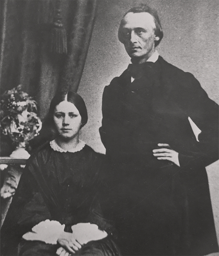 Carl Schmidt (1825–1898) mit seiner Frau Katharina Schmidt, geb. Rupp (1837–1925), um 1858, Photograph unbek., Nachlass Kollwitz © Käthe Kollwitz Museum Köln