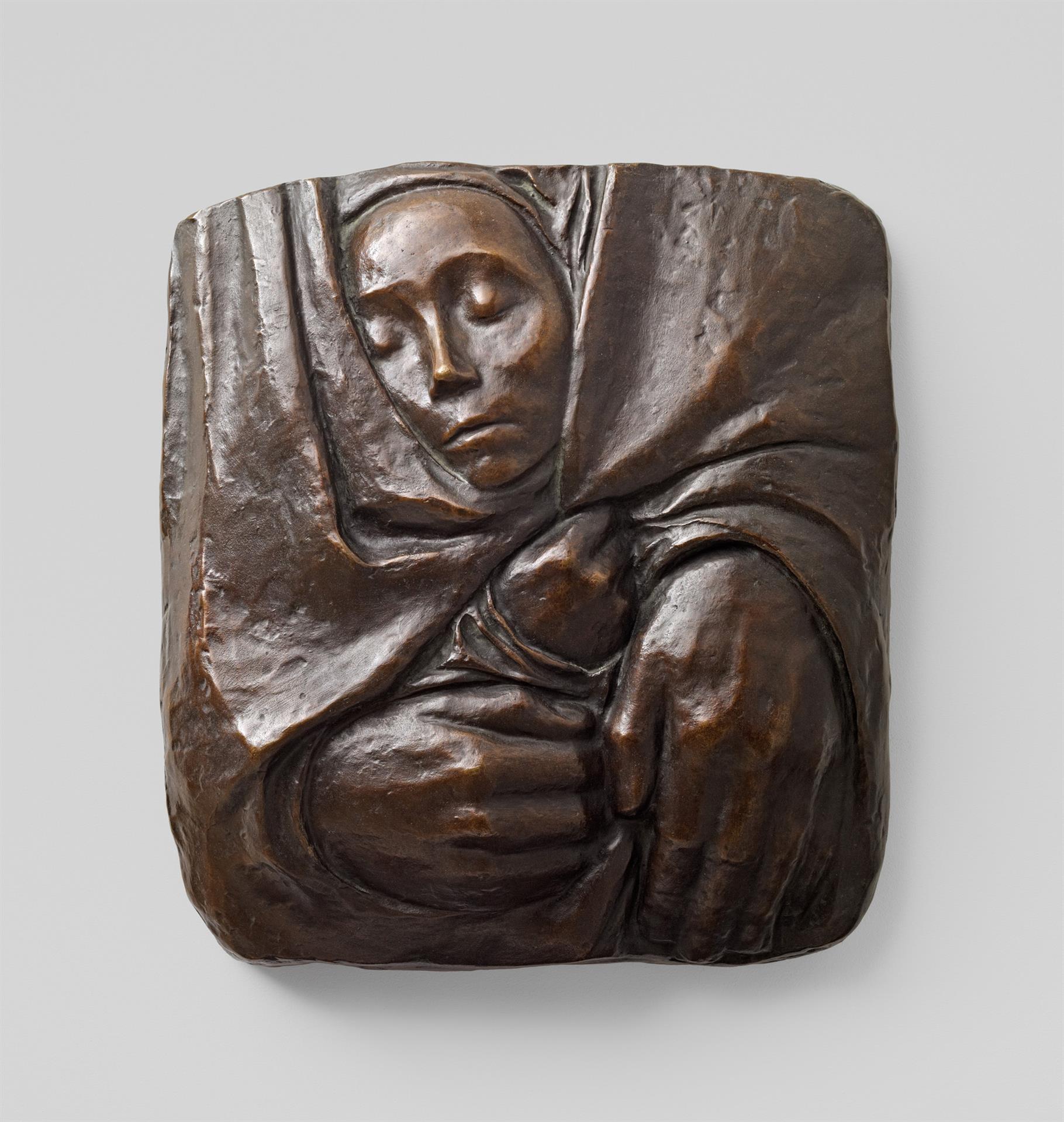 Käthe Kollwitz, relief de pierre tombale »Repose dans la paix de ses mains«, 1935/1936, Bronze, Seeler 30 III.B.1., Collection Kollwitz de Cologne © Käthe Kollwitz Museum Köln